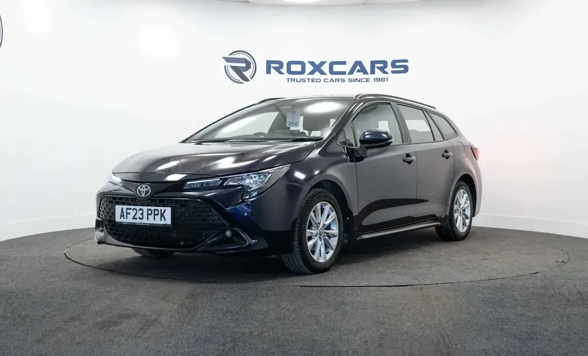 Used Toyota Corolla 140 HP (102 kW) 2023 Blue Estate