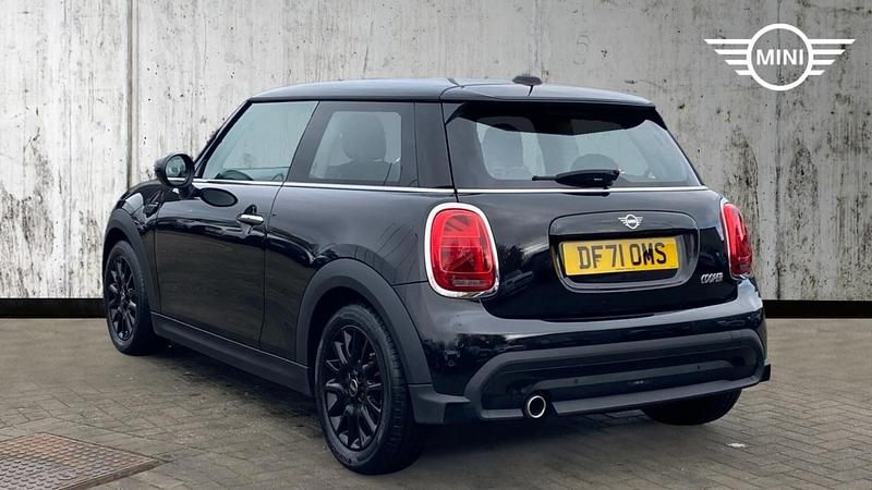 Used Mini Cooper Classic 134 HP (98 kW) 2022 Black Hatchback