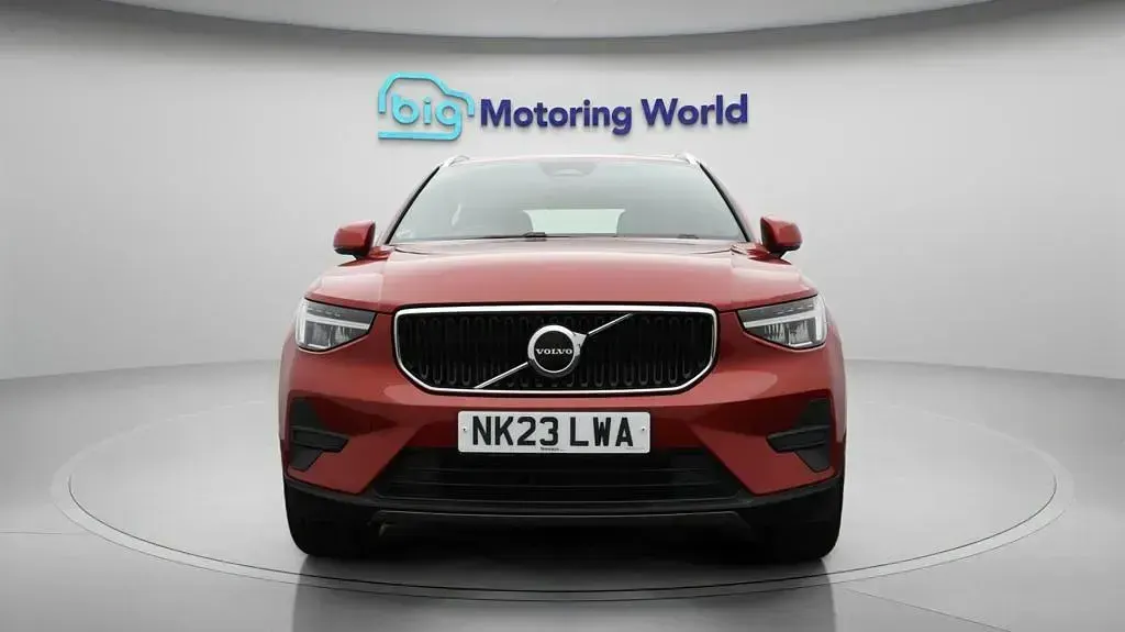 Used Volvo XC40 Core 163 HP (119 kW) 2023 Red SUV