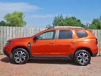 Used Dacia Duster Prestige 130 HP (95 kW) 2022 Orange SUV