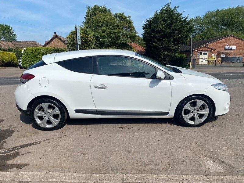 White Used 2012 Renault Mégane Coupé Dynamique Coupe | £3,299 - Image 1/4
