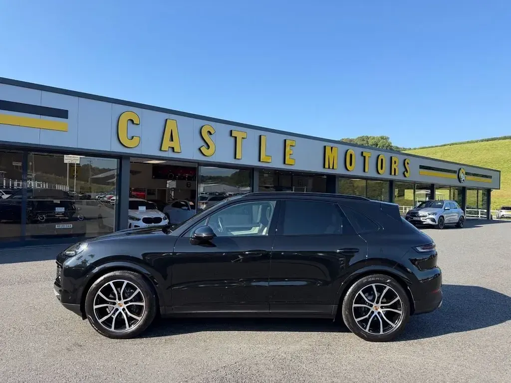 Used Porsche Cayenne 353 HP (259 kW) 2025 Black SUV