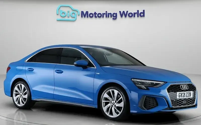 Usado Audi A3 S-Line 110 HP (80 kW) 2024 Sedan