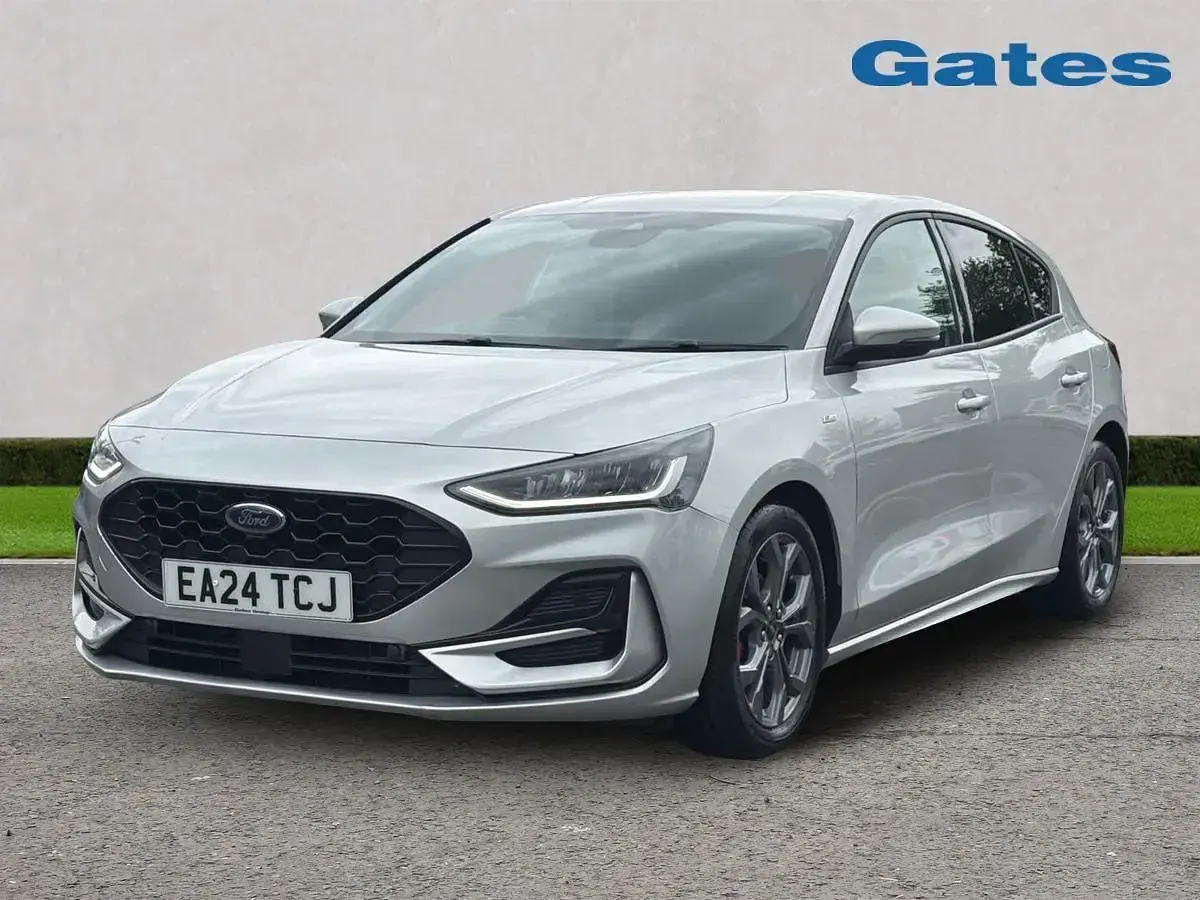 Usado Ford Focus ST-Line 125 HP (91 kW) 2024 Prateado Citadino
