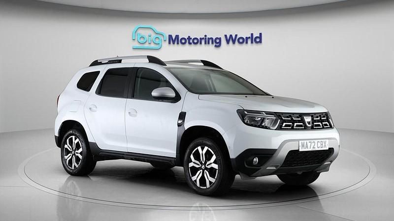 Used Dacia Duster Prestige 90 HP (66 kW) 2022 White SUV
