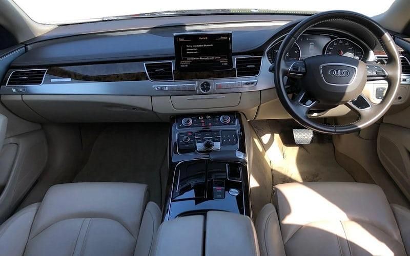 Usado Audi A8 Comfort 262 HP (192 kW) 2016 Preto Sedan
