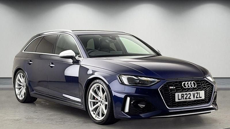 Used Audi RS4 450 HP (330 kW) 2022 Navarra blue metallic/navarra blue metallic Estate