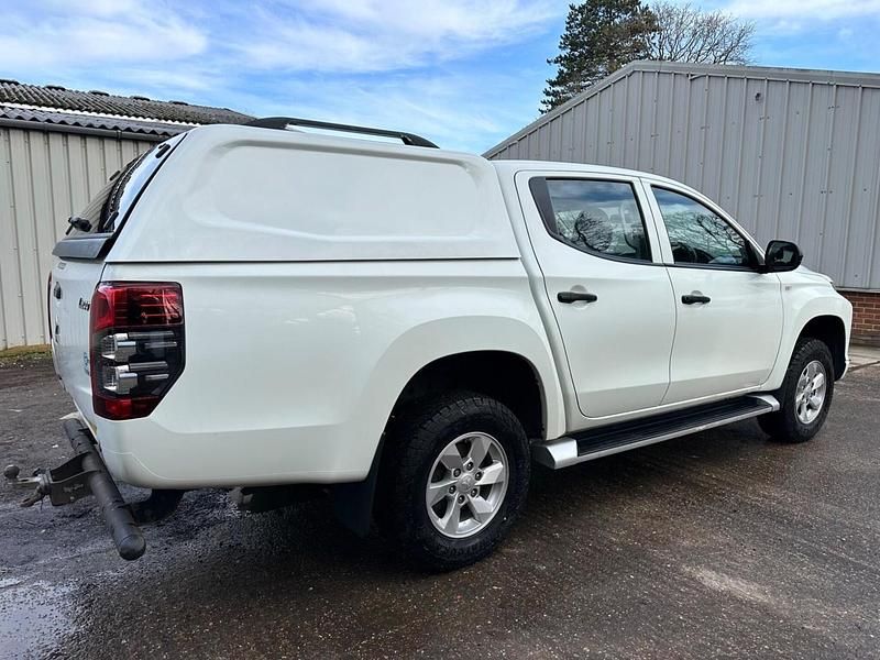 Used Mitsubishi L200 2020 White Pickup