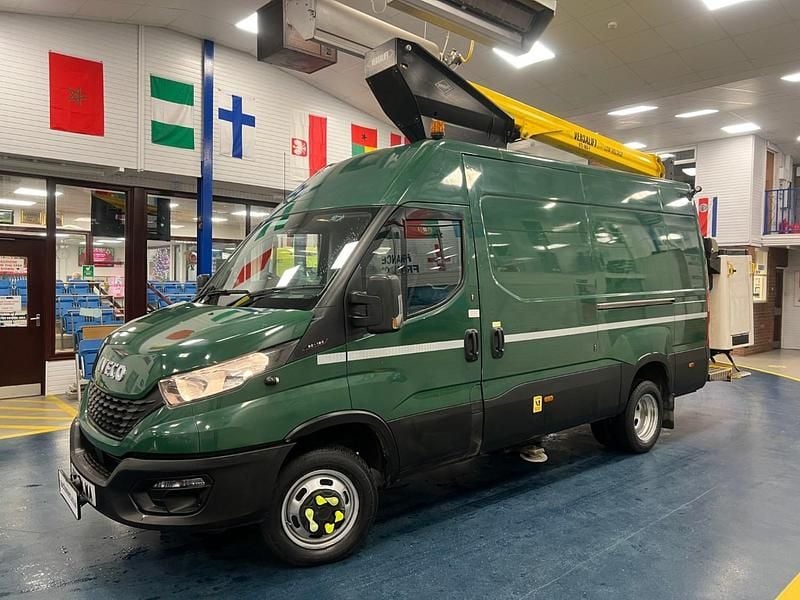Used Iveco Daily 180 HP (132 kW) 2020 Green Van