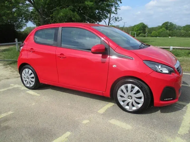 Begagnad Peugeot 108 Active 2019 Röd Halvkombi