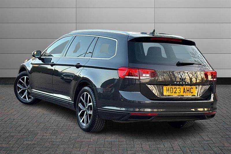 Used VW Passat SEL 150 HP (110 kW) 2023 Grey Estate