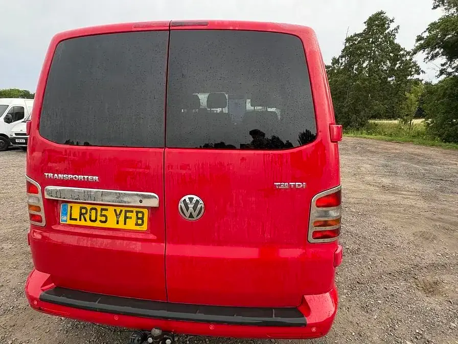 Used VW T5 104 HP (76 kW) 2005 Red Van
