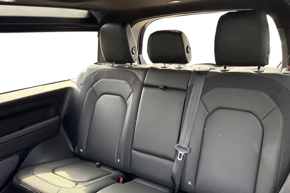 Usado Land Rover Defender HSE Dynamic 2023 Negro SUV