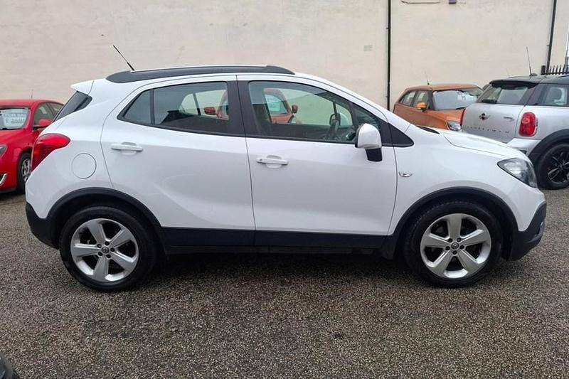 Used Vauxhall Mokka 115 HP (84 kW) 2015 White SUV