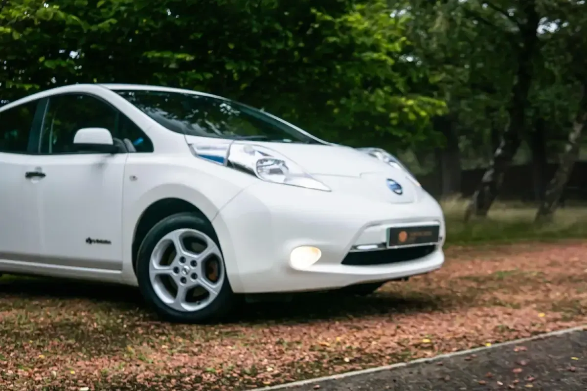 Used Nissan Leaf Acenta 80 kW (109 HP) 2017 White Hatchback