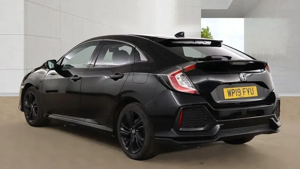 Used Honda Civic SR 126 HP (92 kW) 2019 Black Hatchback