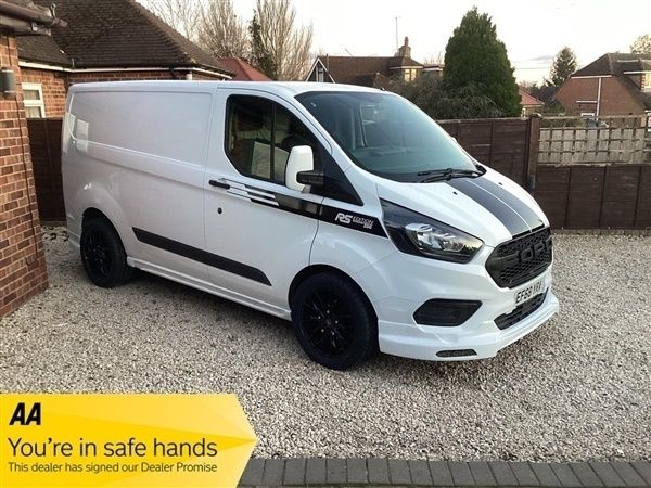 White Used 2019 Ford Transit Custom | £11,995 (Good price) - Image 1/1