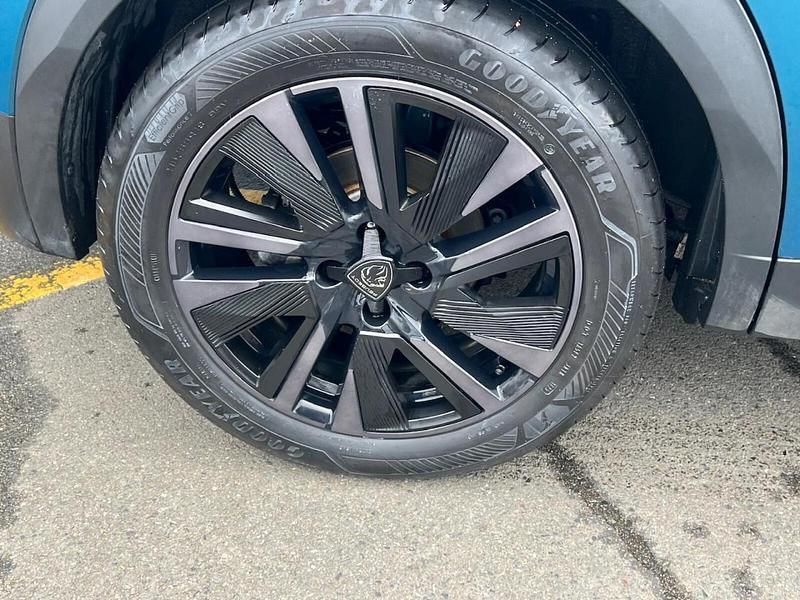 Used Peugeot e-2008 Premium 113 kW (154 HP) 2025 Blue SUV