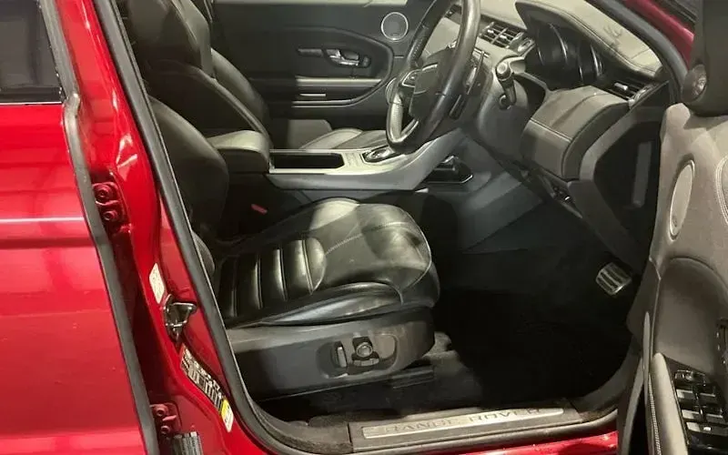 Used Land Rover Range Rover evoque HSE Dynamic 179 HP (131 kW) 2018 Red SUV