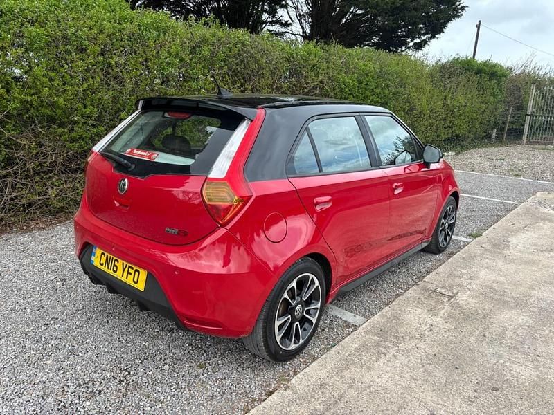 Usado MG MG3 106 HP (77 kW) 2016 Vermelho Citadino
