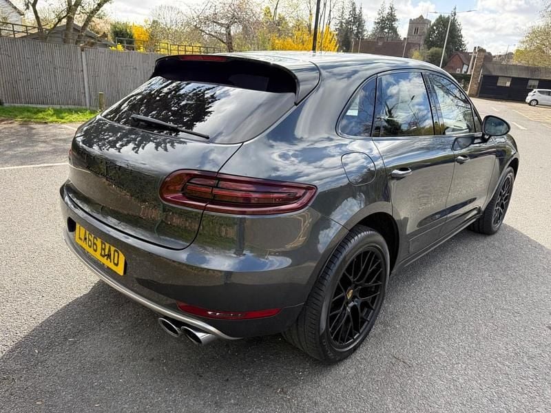Used Porsche Macan Turbo 400 HP (294 kW) 2017 Grey SUV
