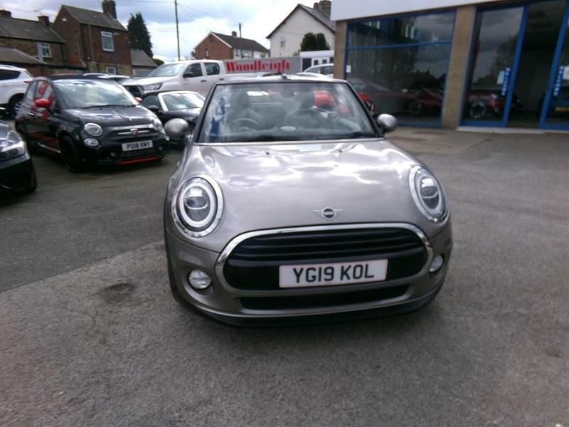 Używany Mini Cooper Cabriolet Classic 2019 Srebrny Kabriolet