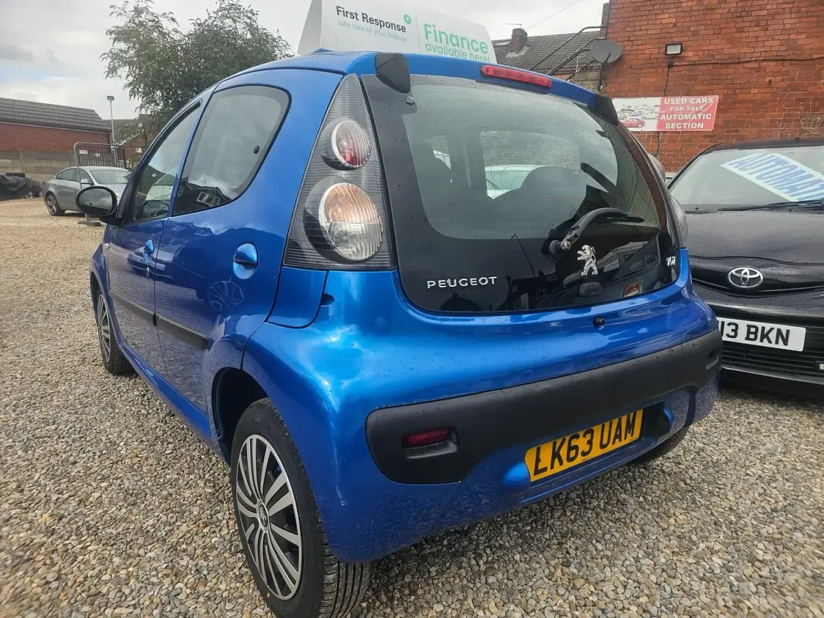 Used Peugeot 107 Active 68 HP (50 kW) 2013 Blue Hatchback