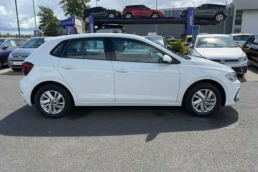 Used VW Polo Life 80 HP (58 kW) 2023 White Hatchback