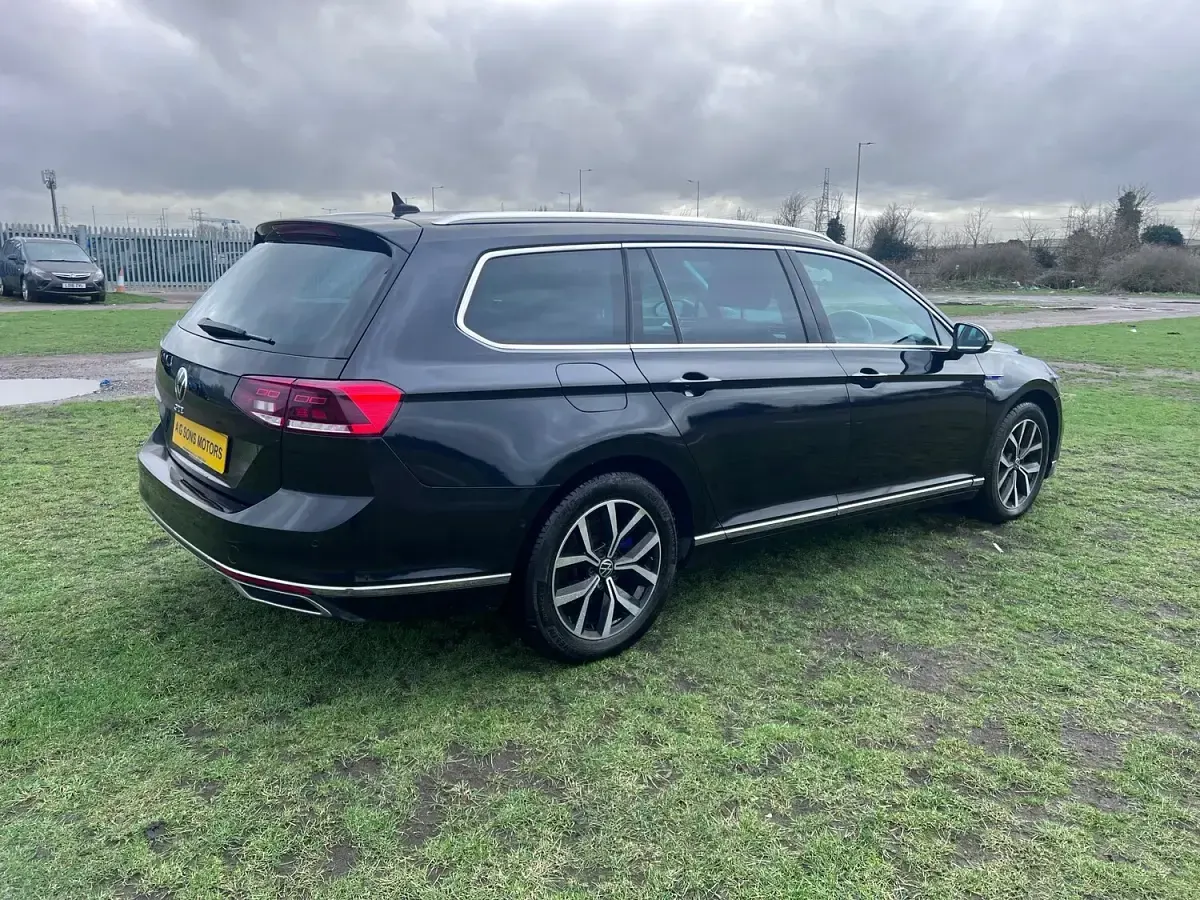 Used VW Passat GTE 218 HP (160 kW) 2020 Black Estate
