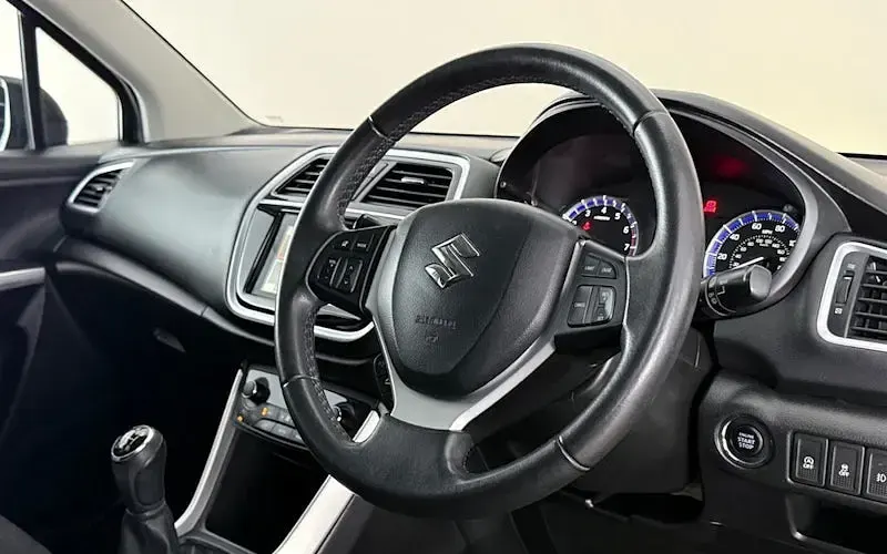 Used Suzuki SX4 SZ-T 111 HP (81 kW) 2018 Blue Hatchback