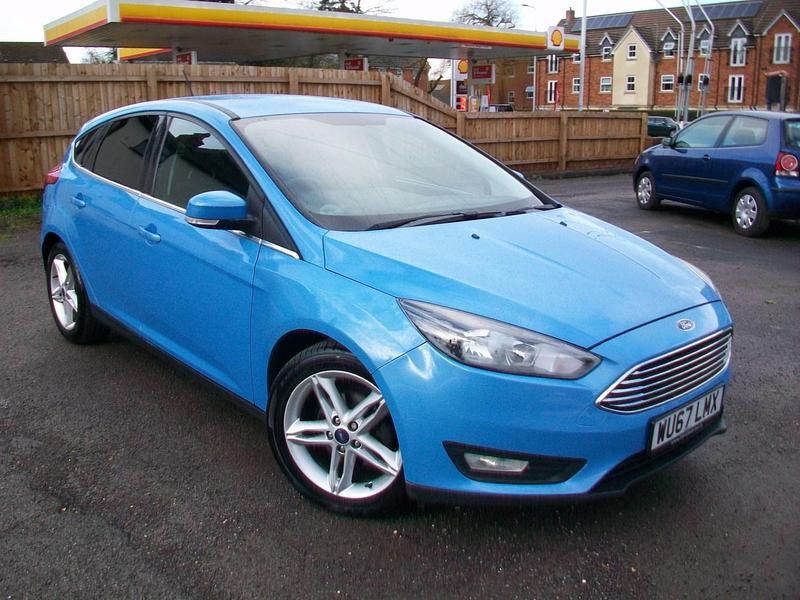 Used Ford Focus Zetec 2017 Blue Hatchback