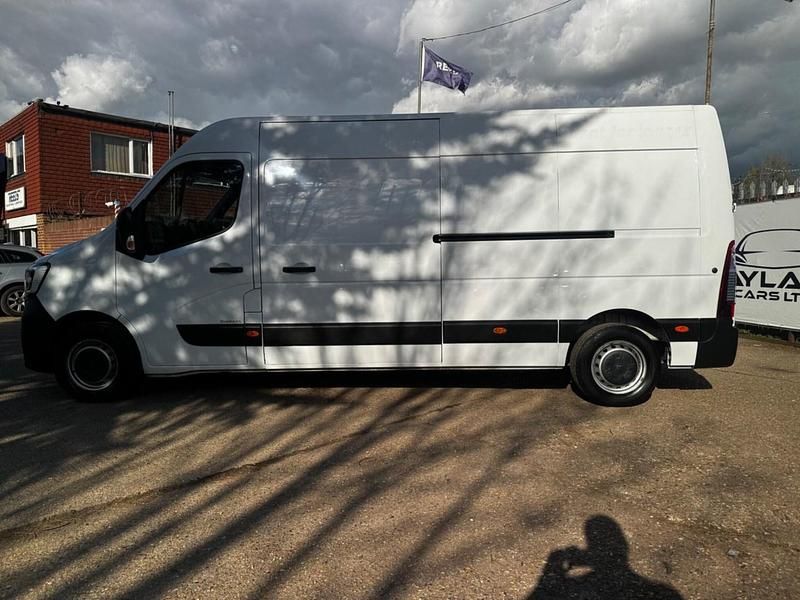Used Renault Master Business 2021 White MPV