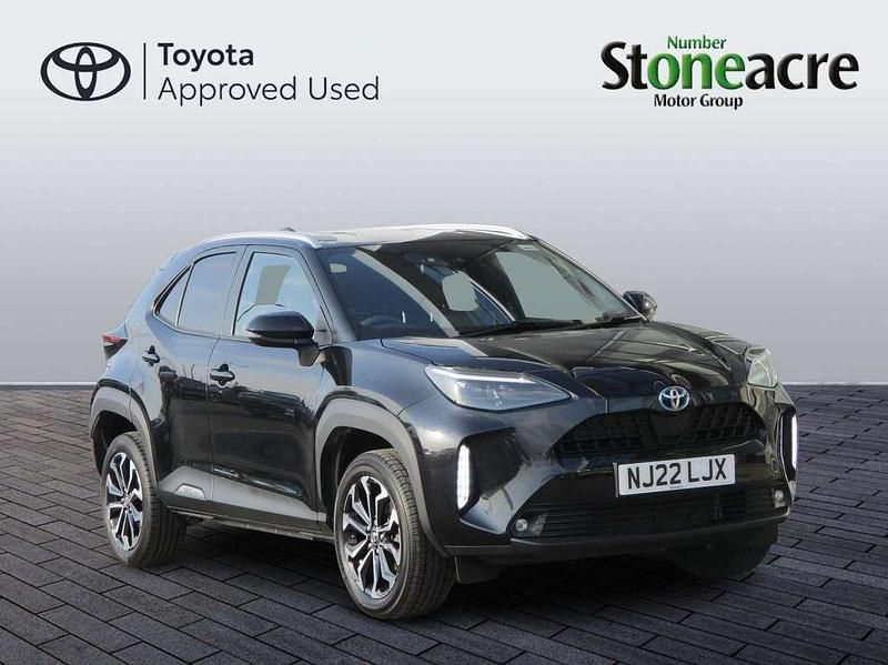 Black Used 2022 Toyota Yaris Cross Design SUV | £20,250 (Fair price) - Image 1/2