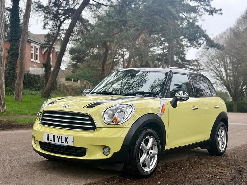 Used Mini Cooper Countryman 122 HP (89 kW) 2011 Yellow SUV