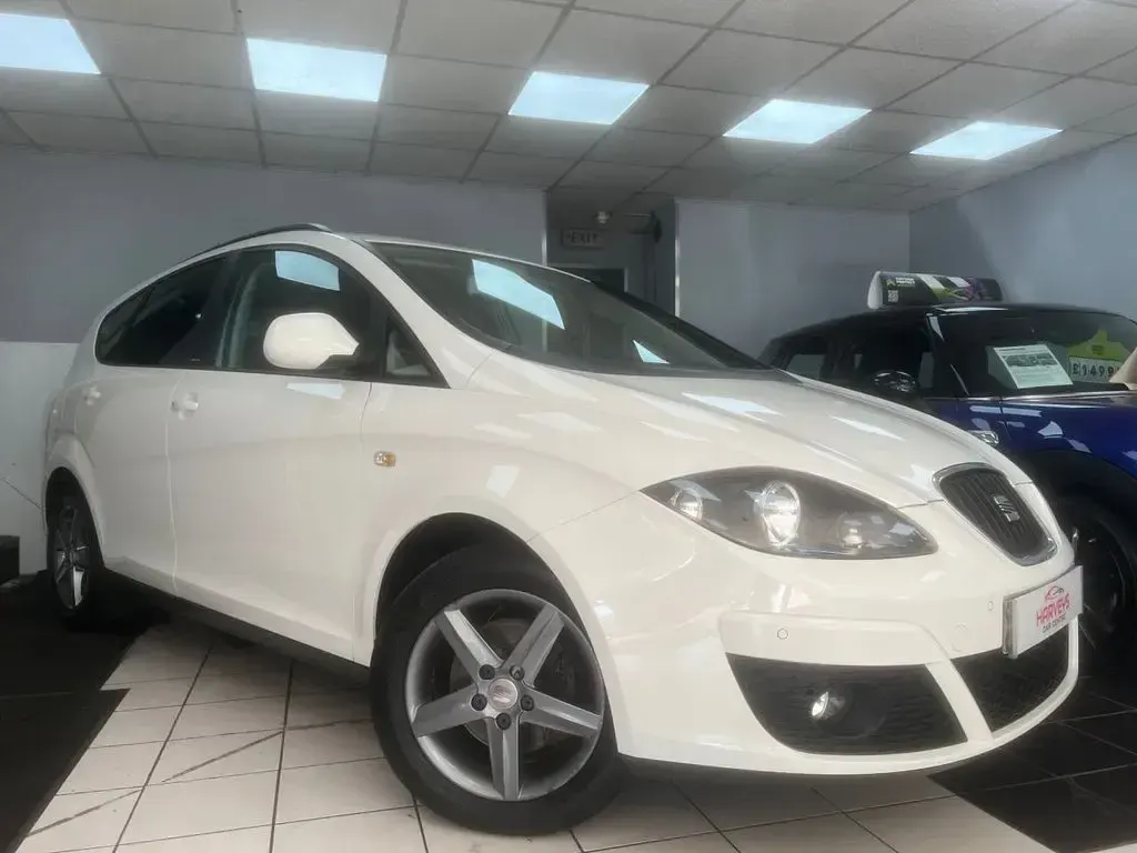 Used Seat Altea XL I-Tech 105 HP (77 kW) 2015 White MPV