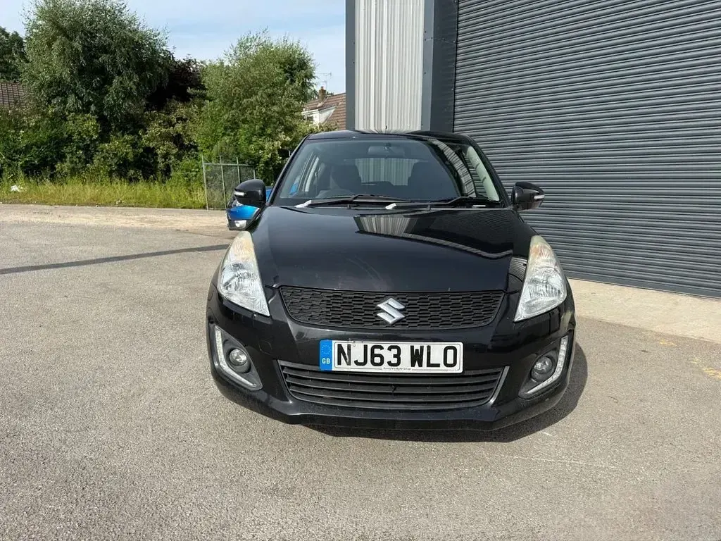 Used Suzuki Swift SZ4 94 HP (69 kW) 2013 Black Hatchback