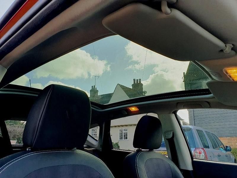 Used Nissan Qashqai N-TEC 2013 Red SUV