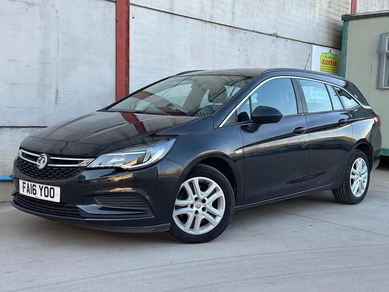 Used Vauxhall Astra Design Edition 2016 Black Estate
