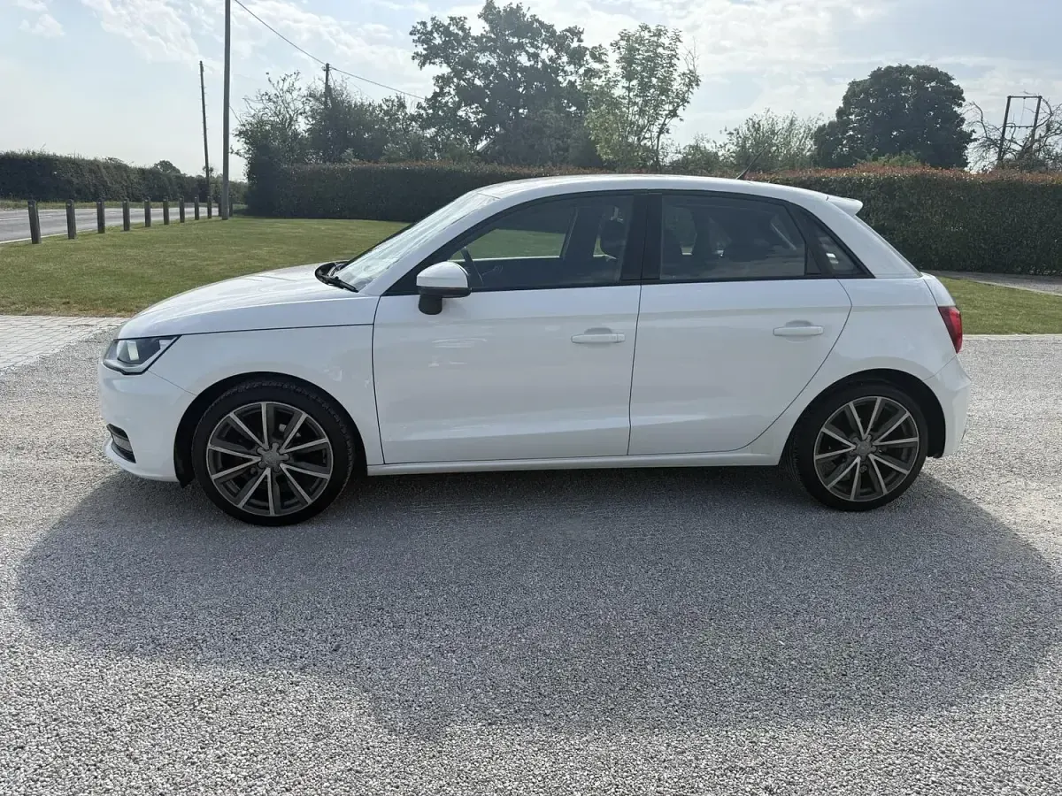 Used Audi A1 Sportback Sport 95 HP (69 kW) 2016 White Hatchback