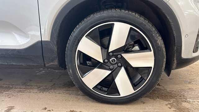 Used Volvo EX40 Ultra 295 kW (402 HP) 2025 SUV