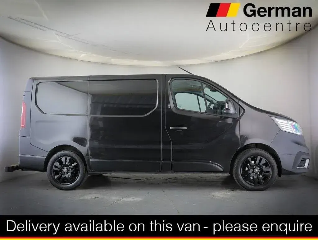 Used Renault Trafic 2022 Black MPV
