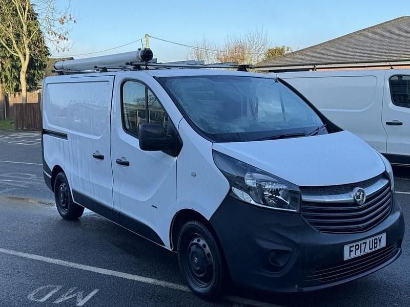 Used Vauxhall Vivaro S 95 HP (69 kW) 2017 White MPV