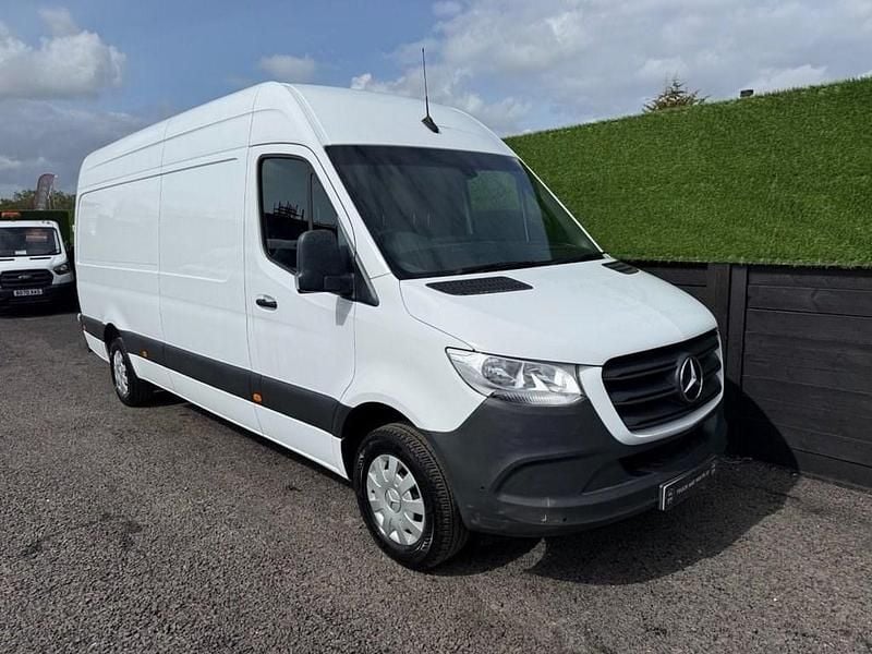 Begagnad Mercedes Sprinter Premium 2023 Vit Van