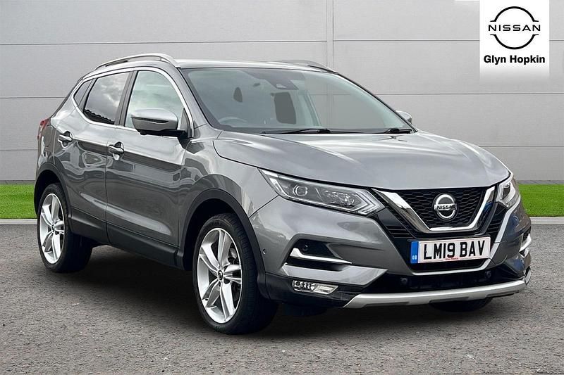 Grey Used 2019 Nissan Qashqai N-Motion SUV | £12,667 (Fair price) - Image 1/4