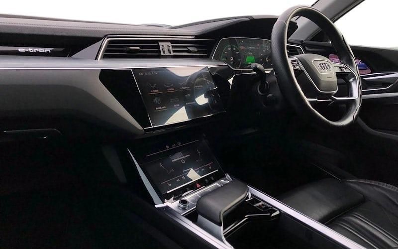 Używany Audi e-tron Comfort 300 kW (408 KM) 2019 Czarny SUV