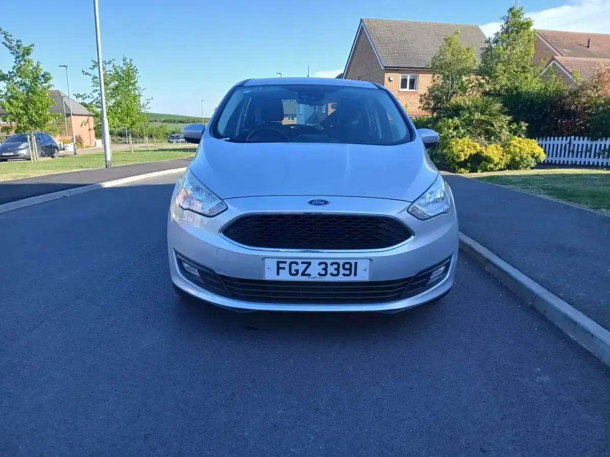 Usado Ford Grand C-Max Zetec 125 HP (91 kW) 2017 Prateado Monovolume