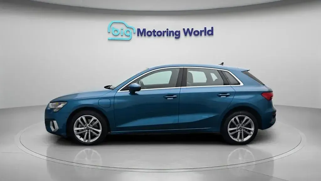 Used Audi A3 Sportback Sport 204 HP (150 kW) 2023 Blue Hatchback