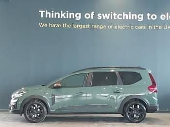 Used Dacia Jogger Extreme 140 HP (102 kW) 2024 Green MPV