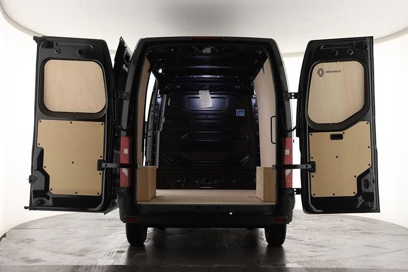 New Renault Master 2026 Black MPV