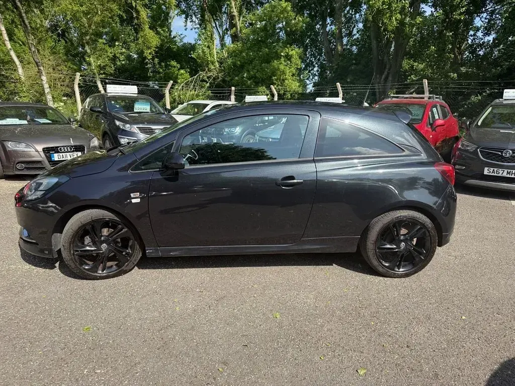 Used Vauxhall Corsa Edition 70 HP (51 kW) 2015 Black Hatchback